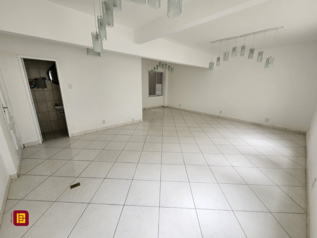 Sala com 69m², no bairro Centro em Florianópolis