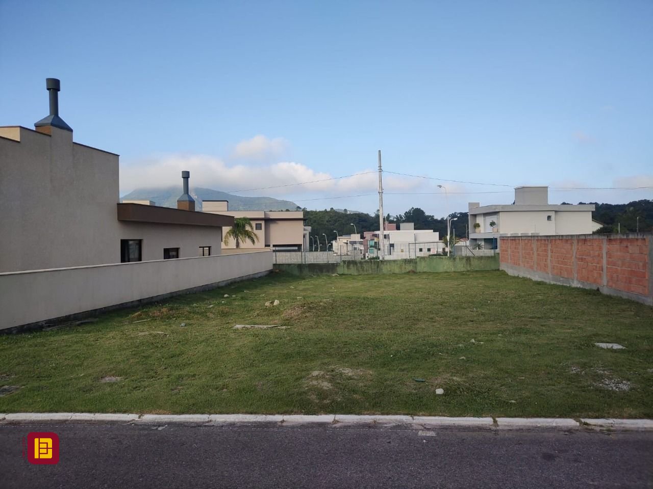 Terrenos Residenciais com 375m², no bairro São João Do Rio Vermelho em Florianópolis